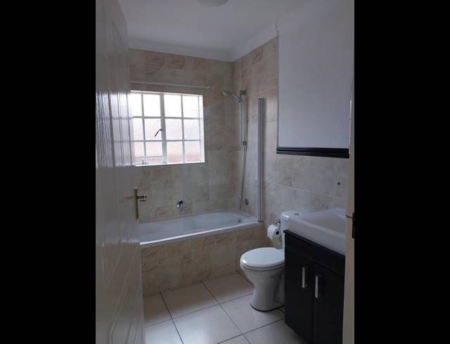 2 BEDROOM PROPERTY TO RENT IN GOEDEBURG